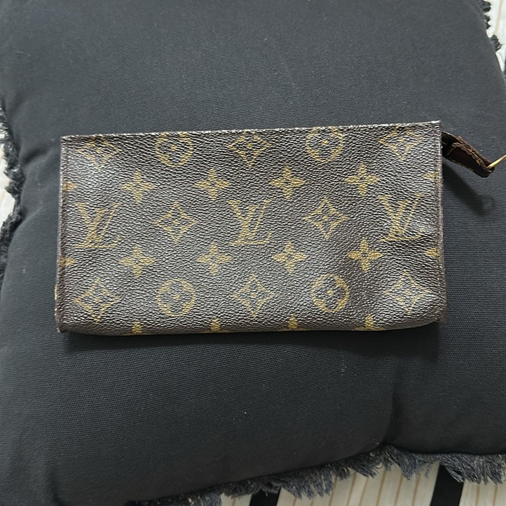 Louis Vuitton Monogram Pouchette